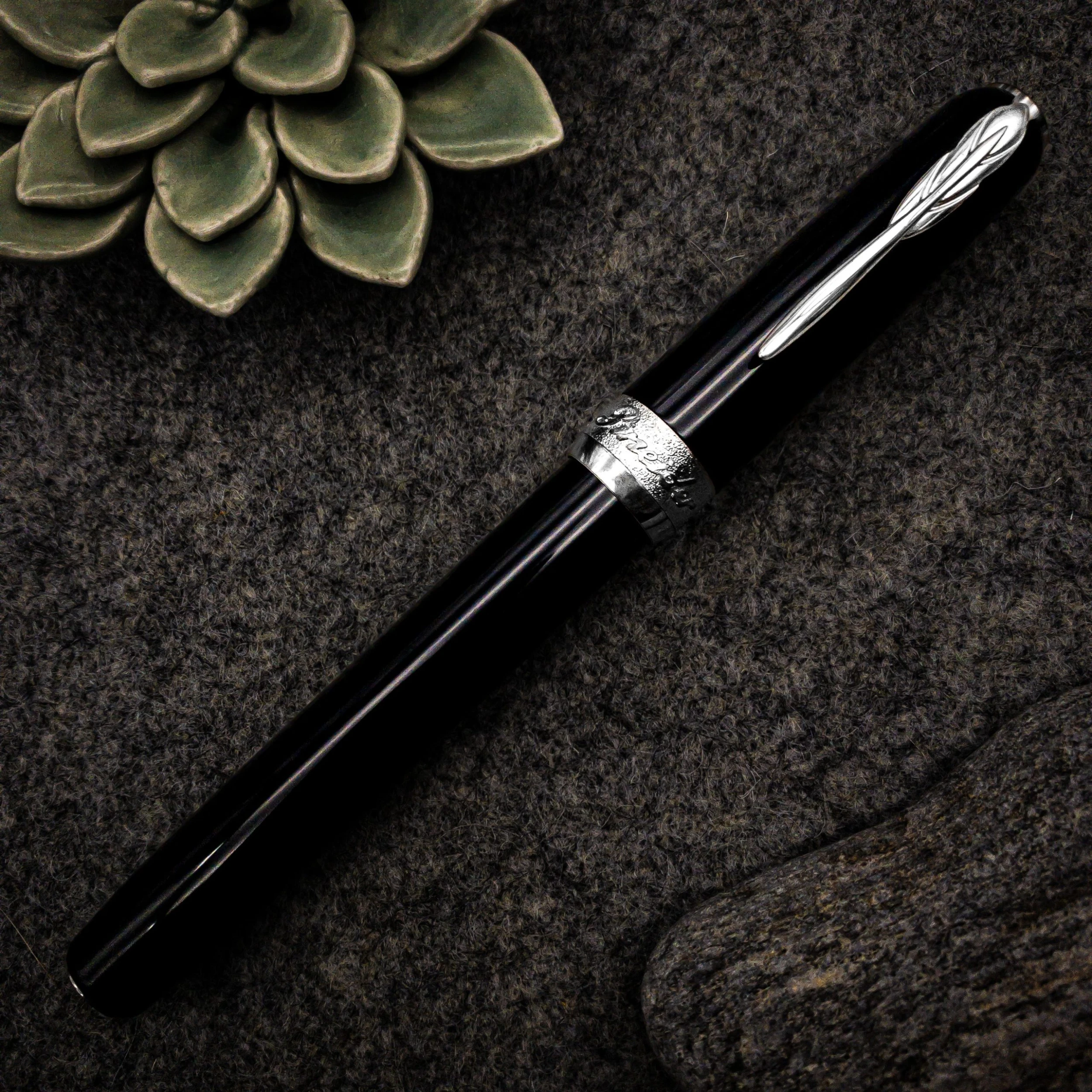Pineider La Grande Bellezza Gemstone Rollerball Pen, Stone Black 5 Pineider La Grande Bellezza Gemstone Rollerball Pen, Stone Black - Image 3